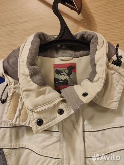 Куртка горнолыжная