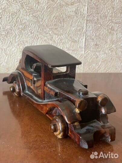 Сувенир из дерева