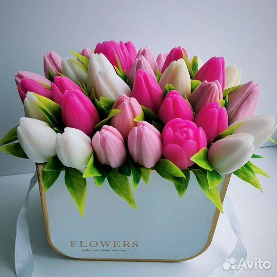 Цветочные букеты к 8 марта из мыла