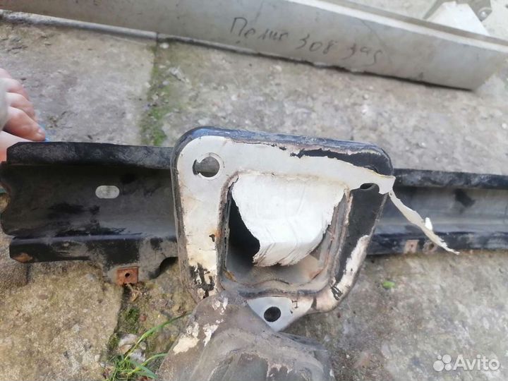 Усилитель заднего бампера бмв е87