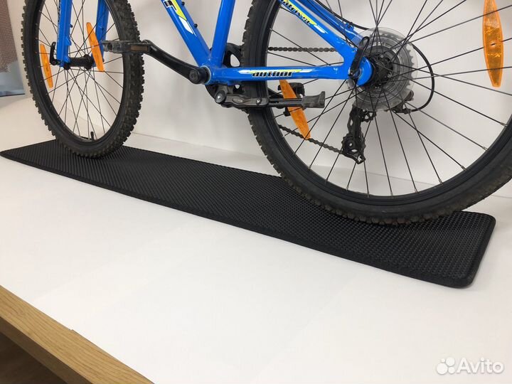 Эва Коврик под велосипед самокат