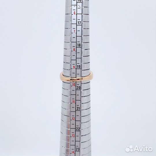 Золотое кольцо с камнями 585пр. размер: 19,5