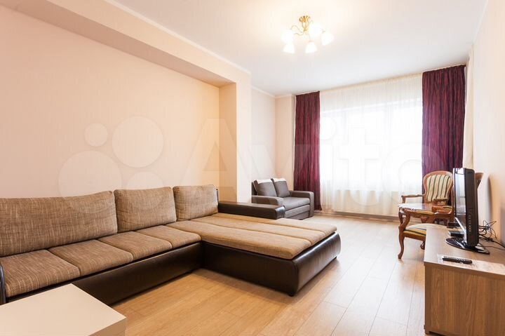 2-к. квартира, 85 м², 8/9 эт.