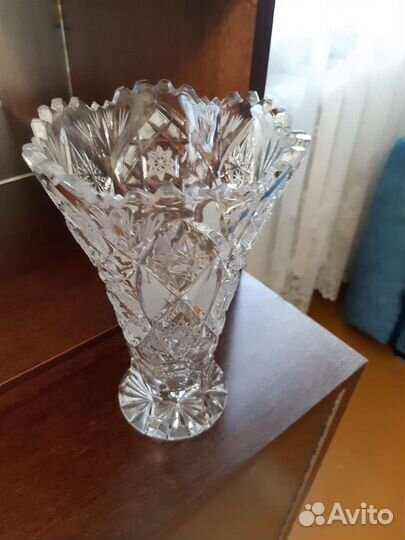 Хрустальная ваза