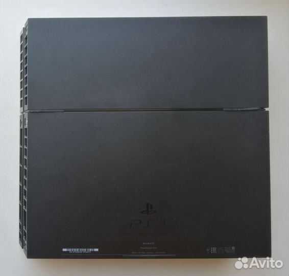 Sony PS4, 650+ игр, 2 геймпада