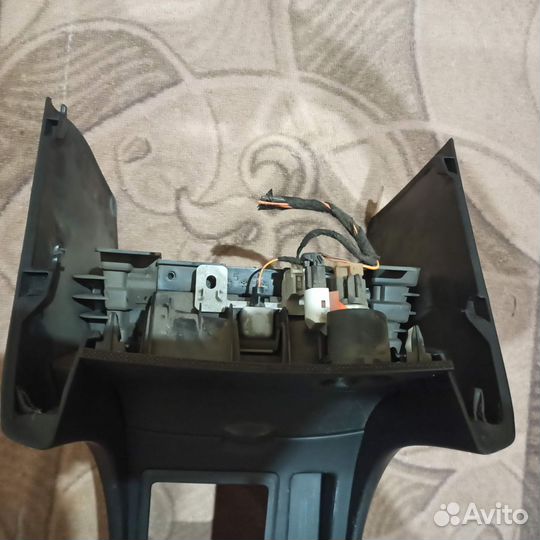 Подлокотник mazda 3 bk
