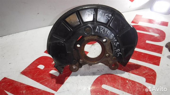 Кулак поворотный передний правый Skoda Octavia (A