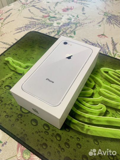iPhone 8, 64 ГБ