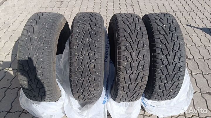 Yokohama Ice Guard IG55 215/65 R16