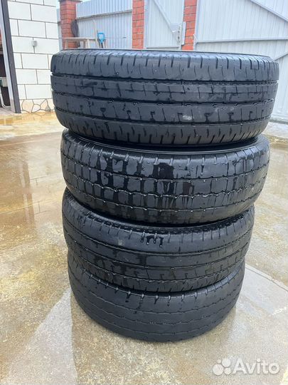 Nokian Tyres Hakka C2 205/70 R15C 106R
