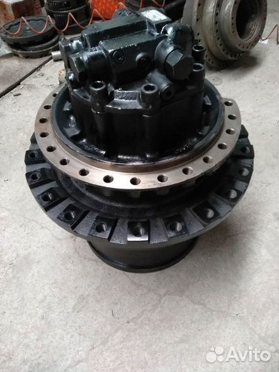 9251699 на Hitachi ZX330-3 мотор хода