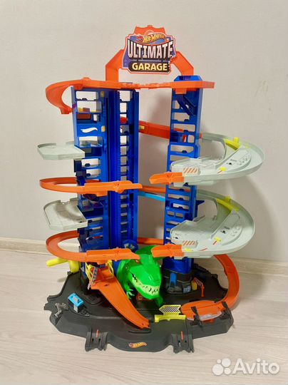 Невообразимый гараж hot wheels