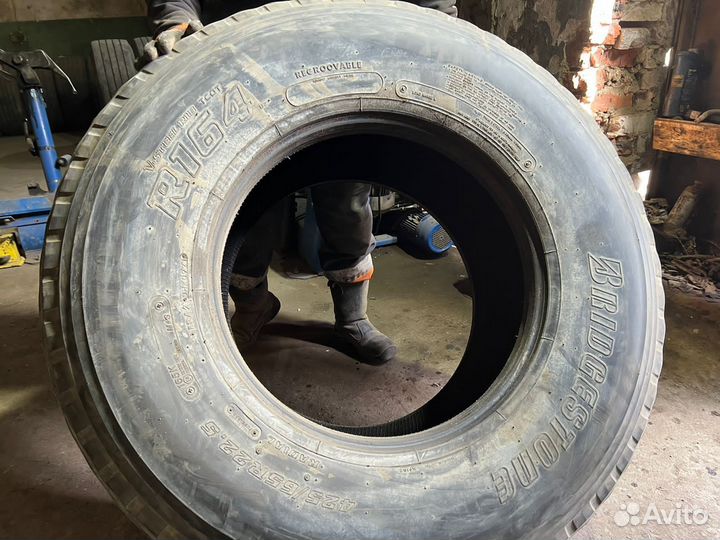 Грузовая шина бу 425 65 R22.5 Bridgestone