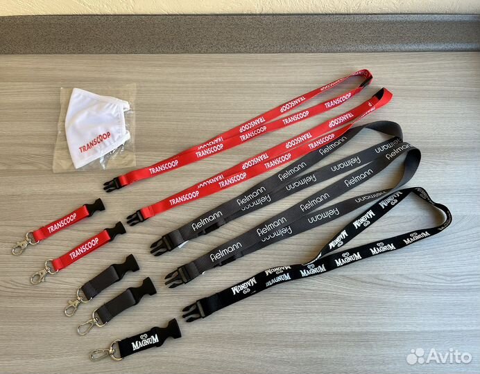 Fielmann.Кепки.Шнурки.Сумочки дорожные