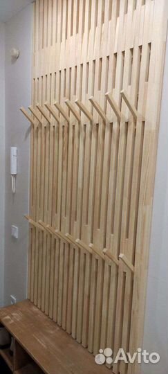 Настенная вешалка 