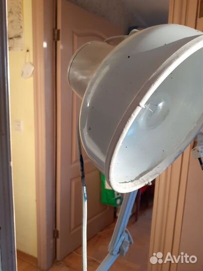 Настольная лампа