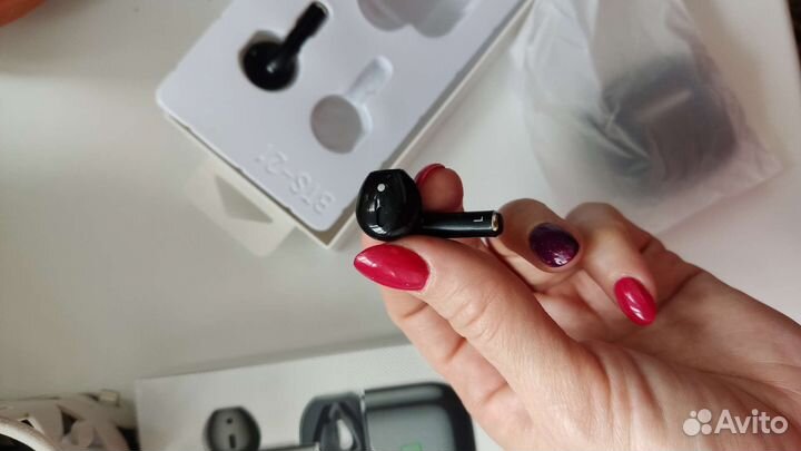 Беспроводные наушники новые