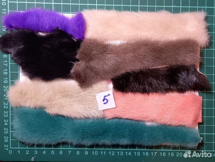 Кусочки меха норки