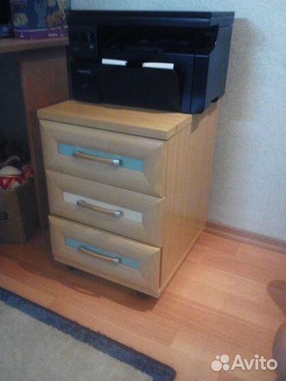 Тумба на колесиках