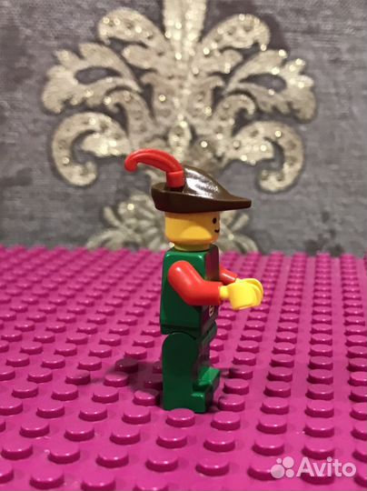 Lego коллекционная фигурка Робин Гуд