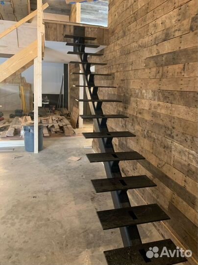 Лестница металлическая на заказ. Монокосоур