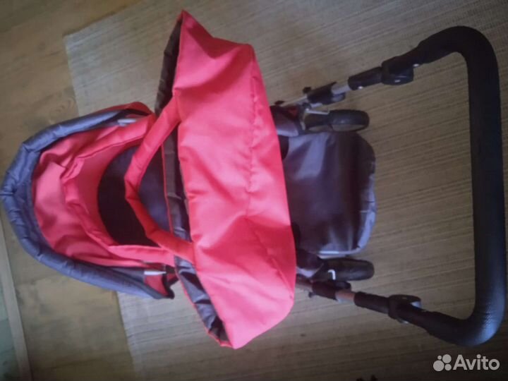 Коляска кукольная