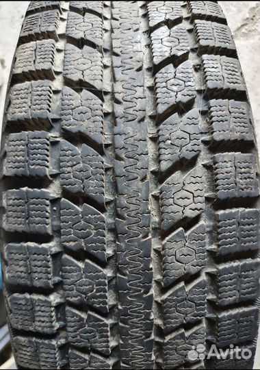 Toyo Observe GSi-5 235/65 R17 104Q