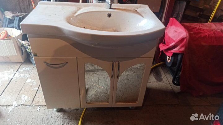 Мойка с тумбой для ванной комнаты