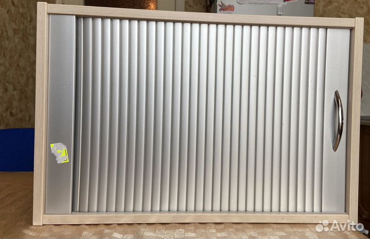 Шкафчик навесной