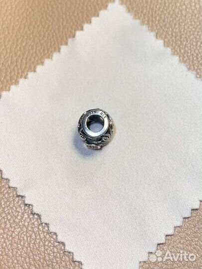 Pandora шарм древо жизни