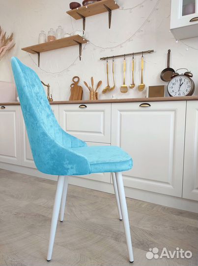 Кухонные металлические стулья со спинкой