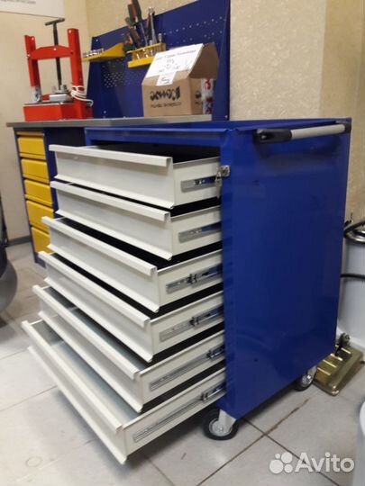 Металлическая мебель