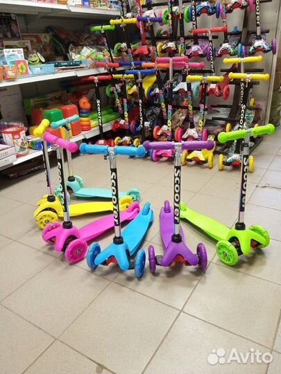 Самокат трехколесный мини