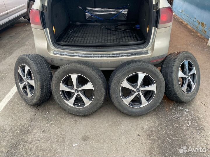 R15 Yokohama Geolandar A/T G015 205/70, PCD 5x114.3 DIA 54