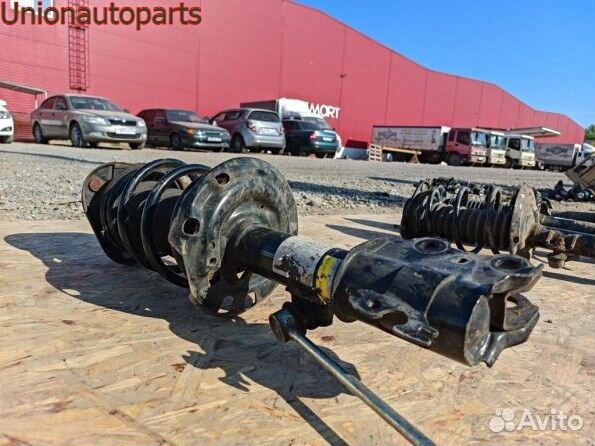 Стойка амортизатора передняя Toyota C-HR