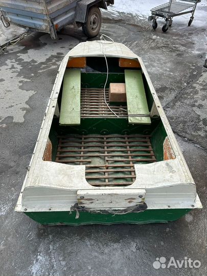 Лодка Романтика