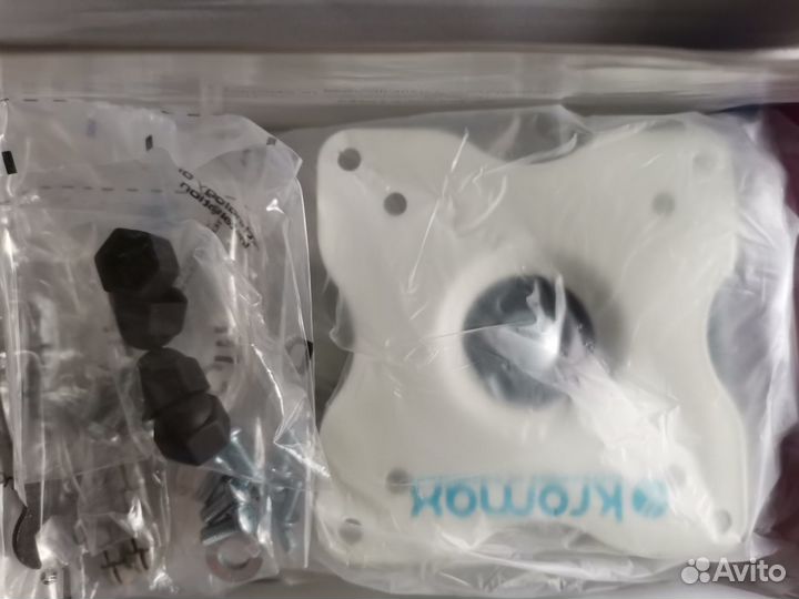 Кронштейн для телевизора на стену поворотный