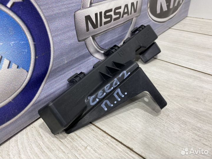 Кронштейн крепление бампера Kia ceed 2 JD Прав