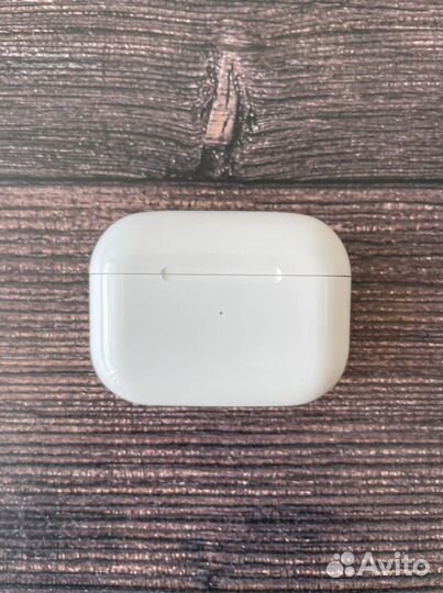 AirPods Pro; 3; 2 Luxe