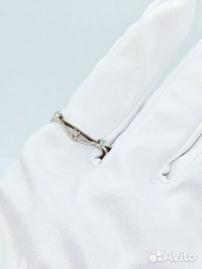 Кольцо с природным камнем Золото