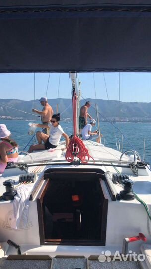 Морские прогулки яхта