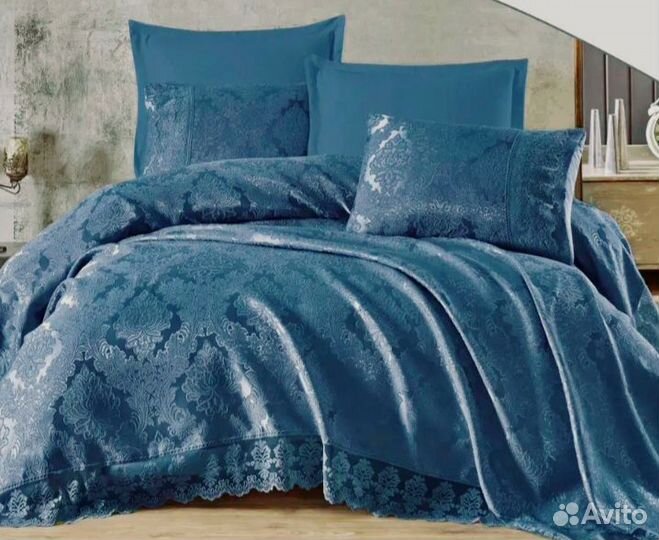 Покрывало на кровать новое