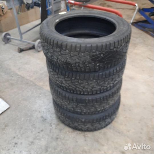 Pirelli Ice Zero 235/55 R20