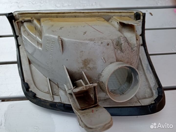 Фонарь передний правый Мерседес w124