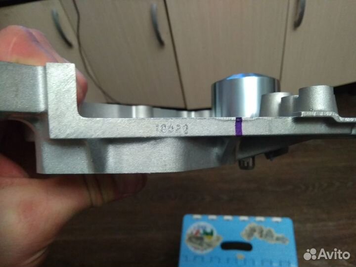 Помпа Тойота королла,авенсис 2.0 d4d 2003