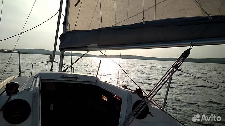 Парусно-моторная яхта Macgregor 26m