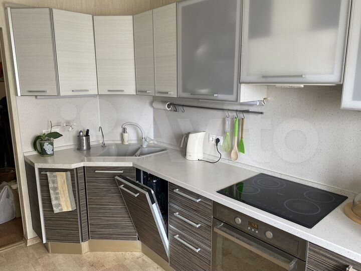 2-к. квартира, 64,2 м², 8/14 эт.