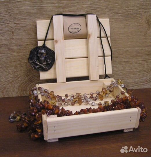 Деревянный ящик с крышкой полель