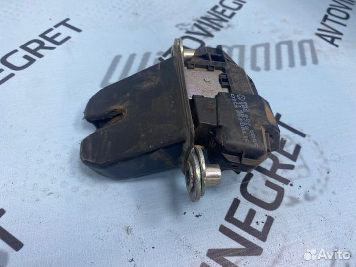 Замок багажника Volkswagen Polo 5