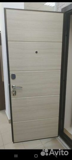 Дверь входная металлическая новая